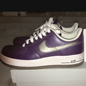 Women's Air Force 1's size 6